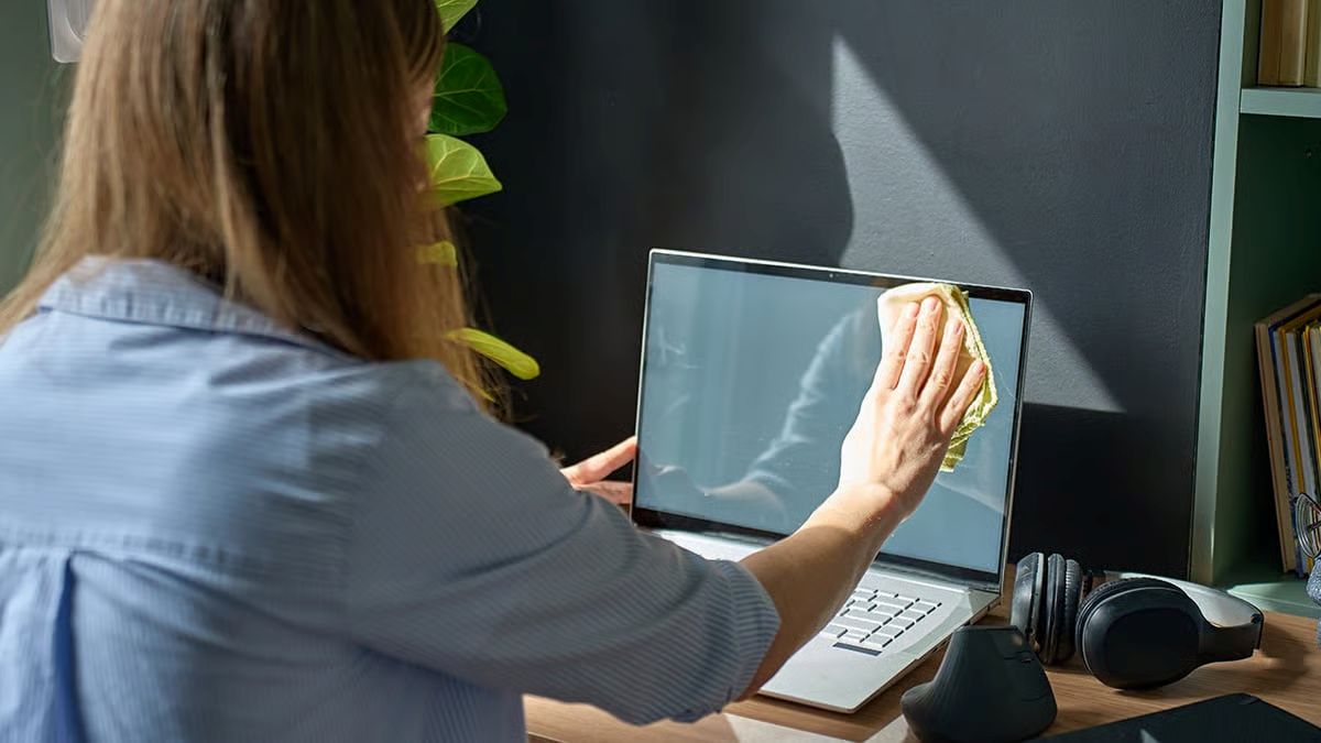 Cómo limpiar la pantalla de tu computador sin dañarla