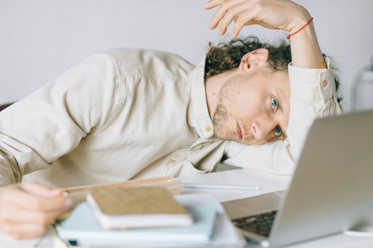 Sisifemia: el síndrome del trabajador incansable y cómo diferenciarlo del burnout
