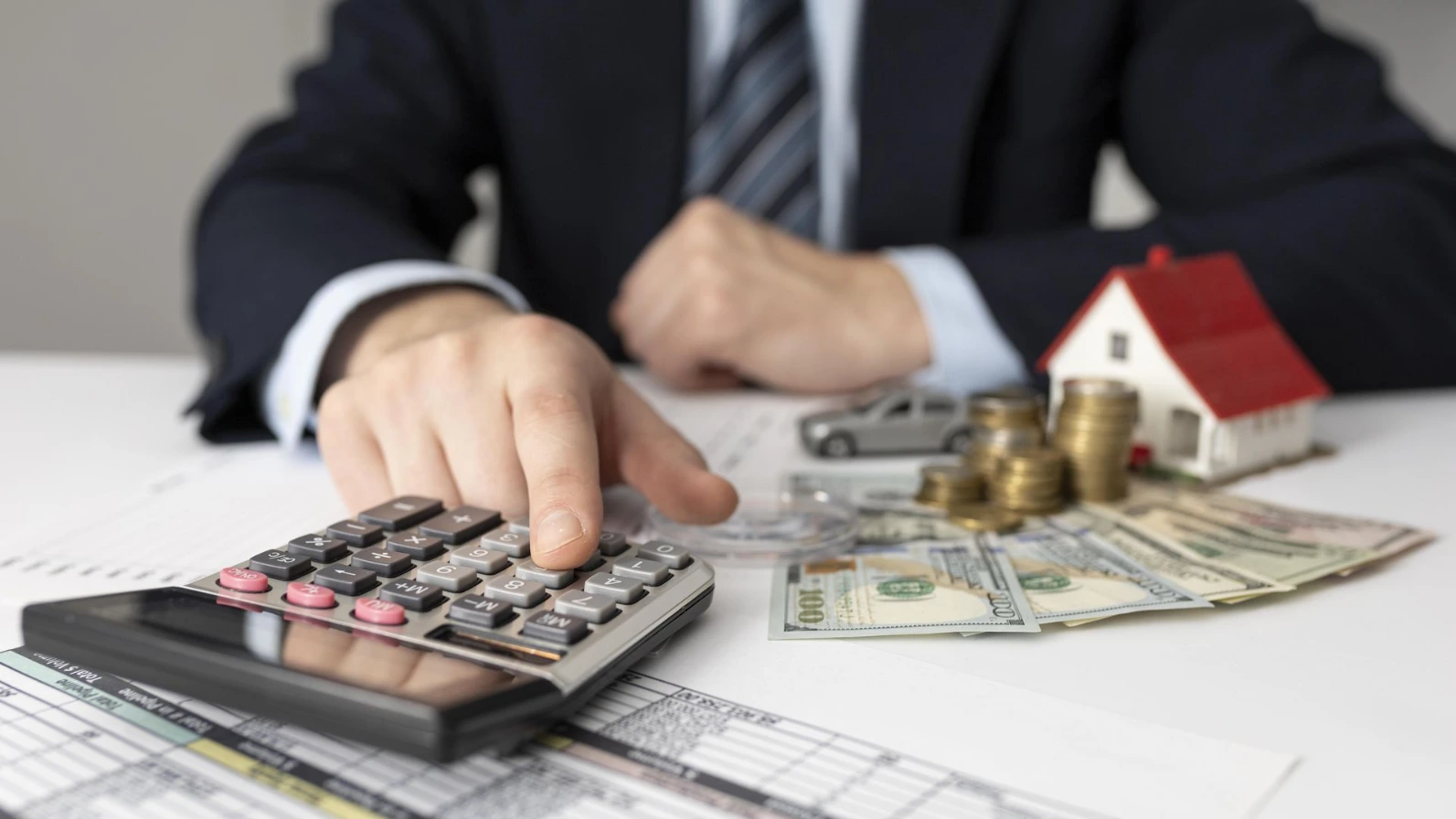 Insolvencia económica en Colombia: alerta de fraude para el sistema financiero