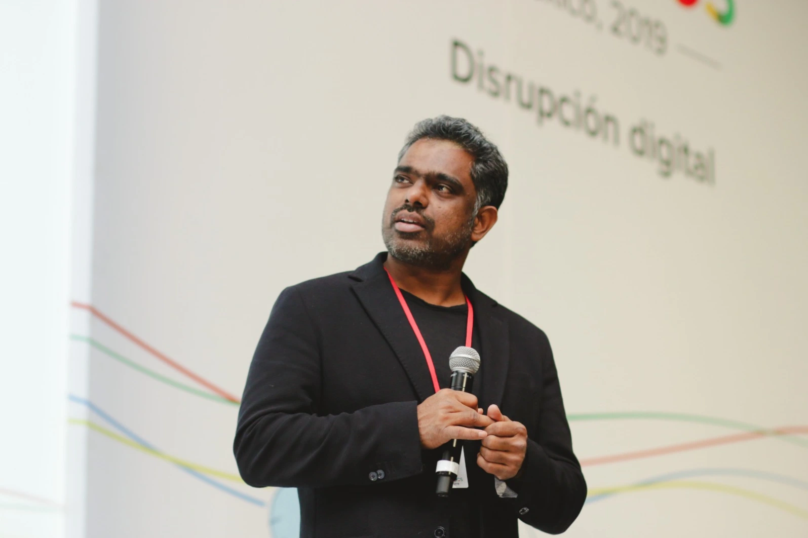 Zoho en Andicom 2026: Raju Vegesna analiza el futuro de la economía digital
