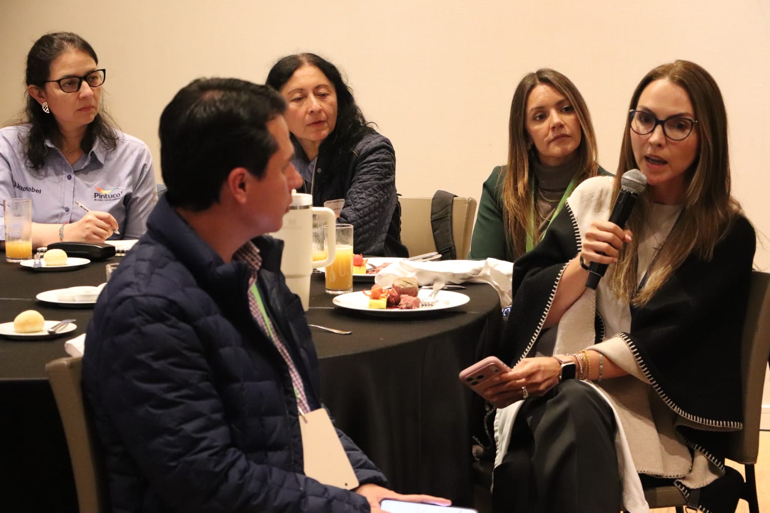 Pintuco invierte $550 millones para impulsar la participación femenina en la construcción