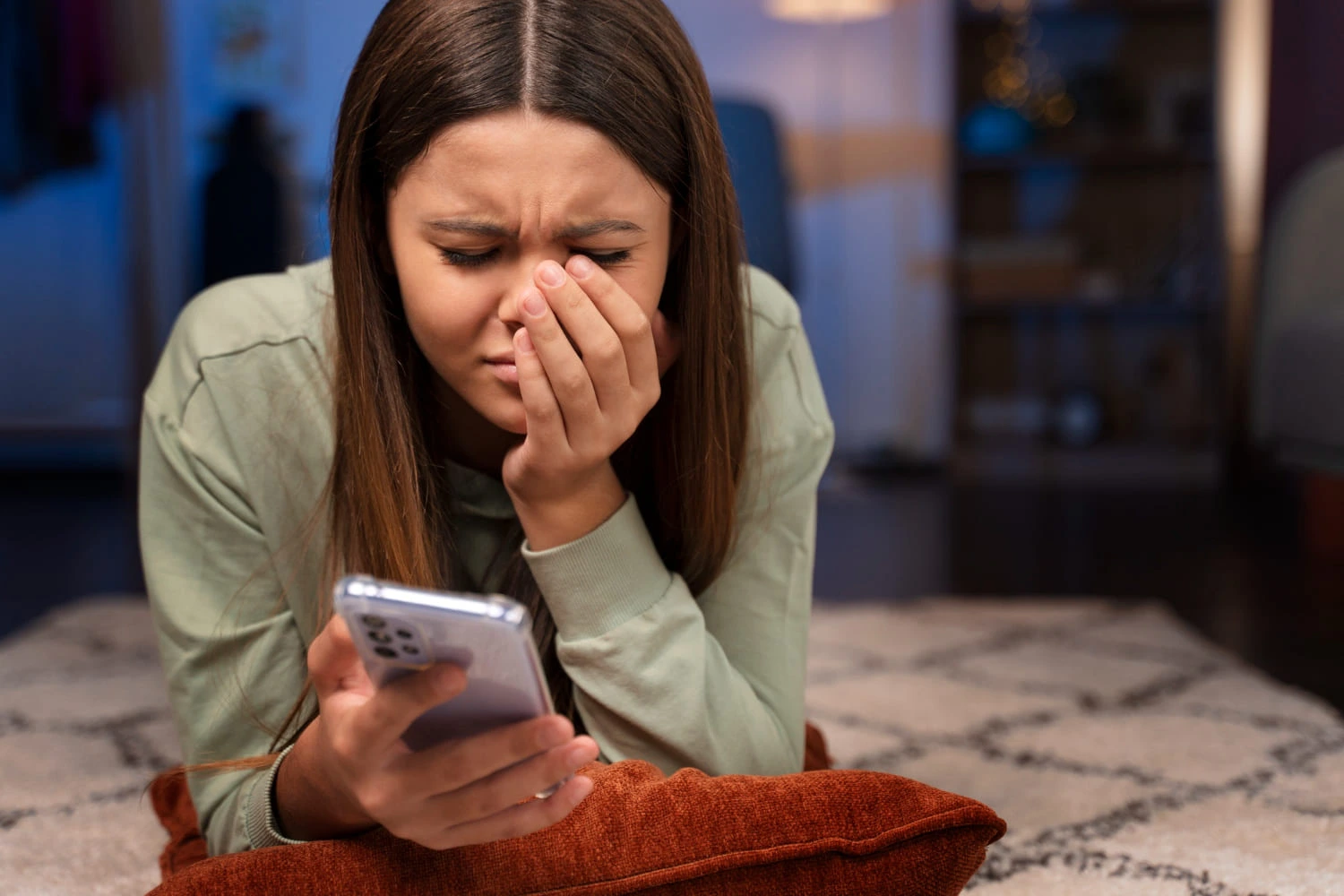 Abuso digital: casi la mitad de los adultos lo ha sufrido, pero pocos saben identificarlo