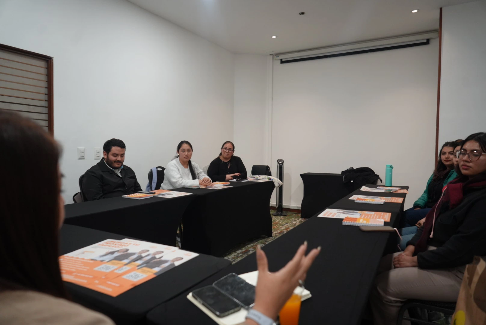 Desempleo juvenil e informalidad afectan a más de 2 millones de “ninis” en Colombia