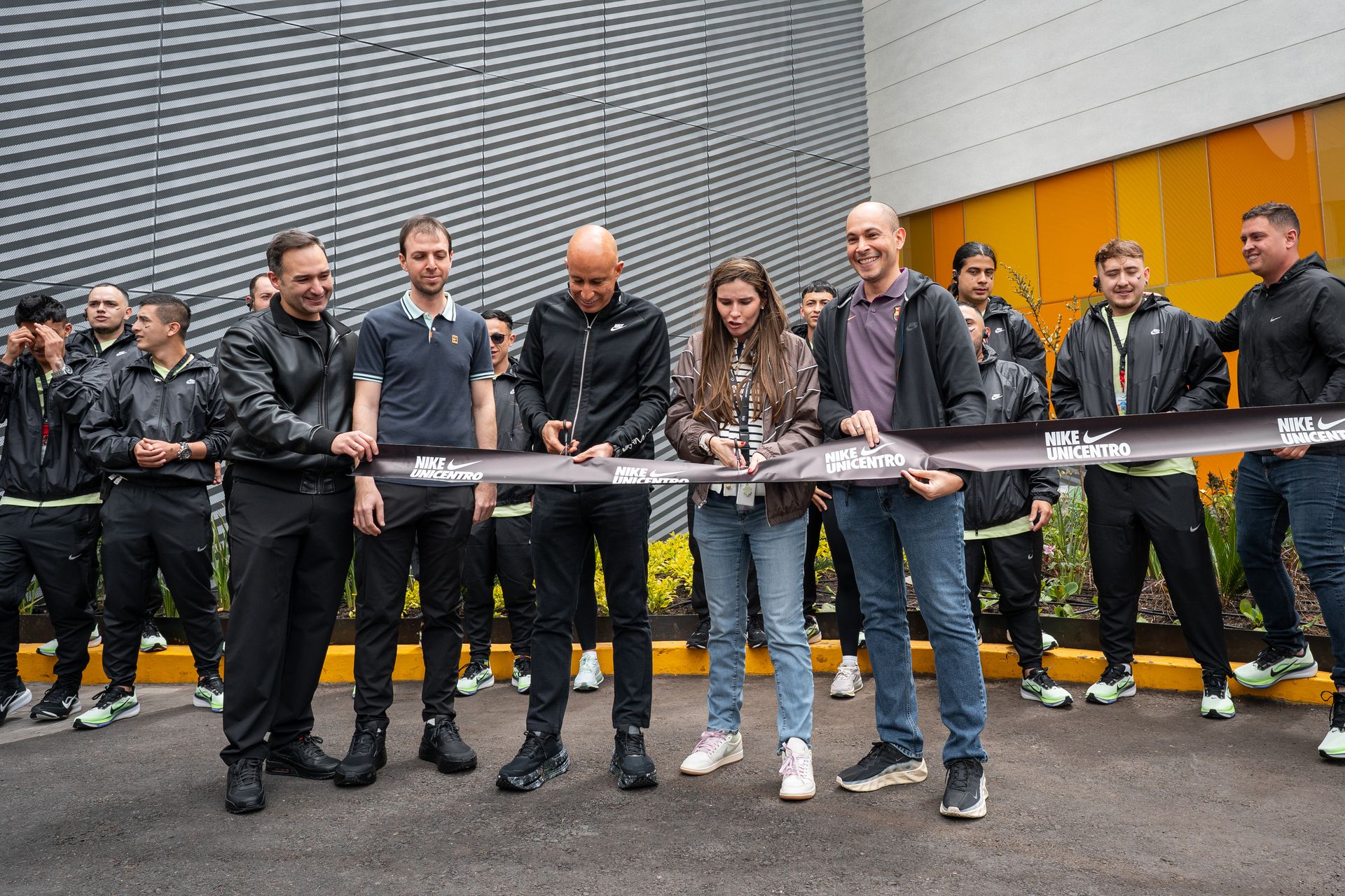 Nike fortalece su presencia en Colombia con la apertura de su tienda en Unicentro Bogotá