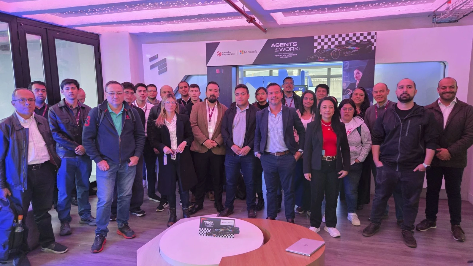 La inteligencia artificial deja de ser piloto y entra en operación en empresas colombianas